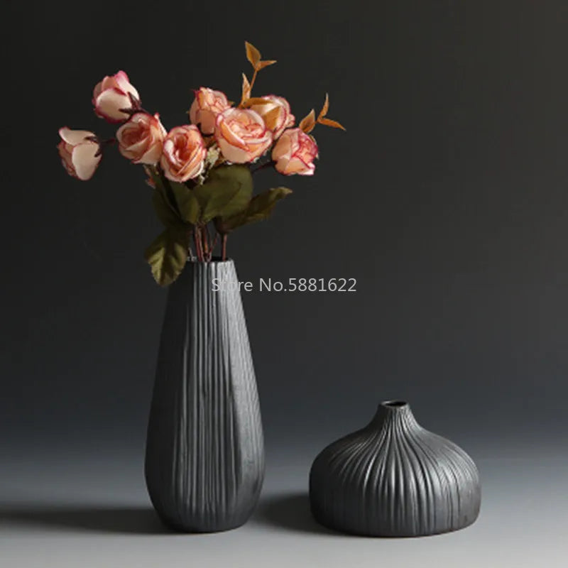 Fashion Classic Black Ceramic Vase Retro Vase Container Simple European Mediterranean Gradient Handmade Ceramic Vase