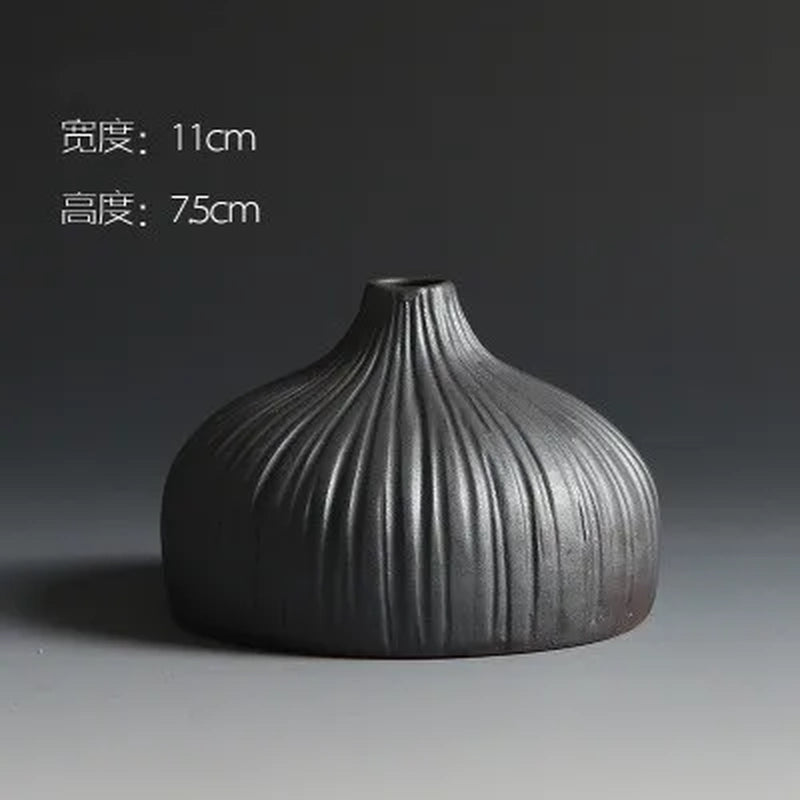 Fashion Classic Black Ceramic Vase Retro Vase Container Simple European Mediterranean Gradient Handmade Ceramic Vase