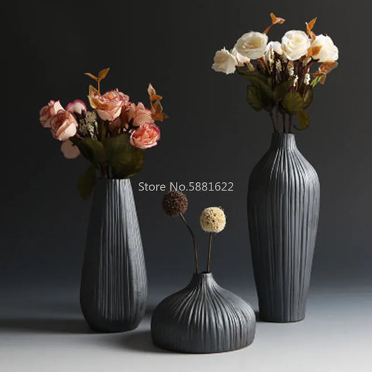 Fashion Classic Black Ceramic Vase Retro Vase Container Simple European Mediterranean Gradient Handmade Ceramic Vase